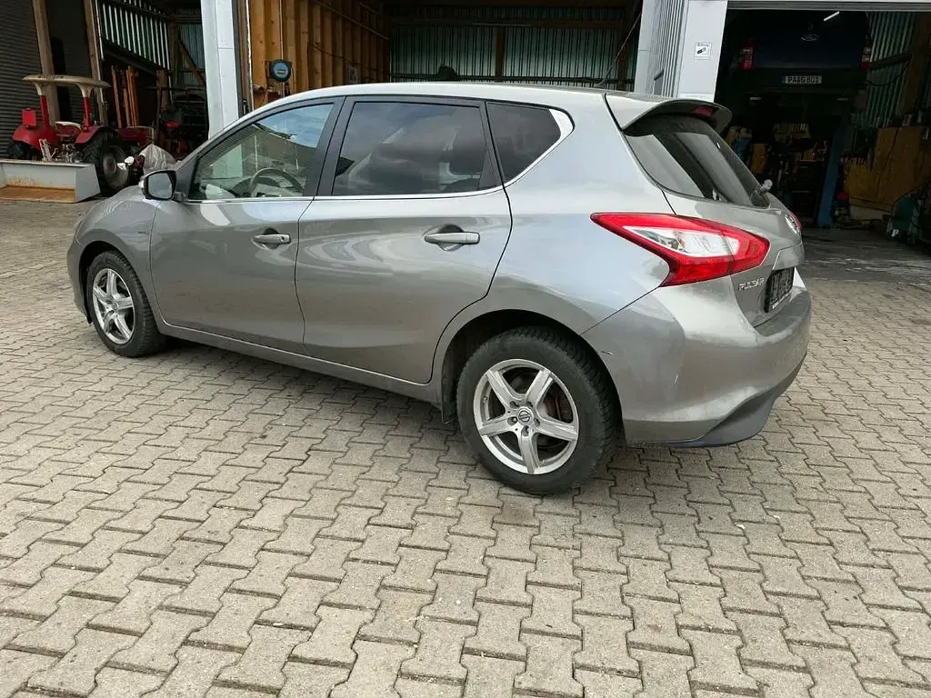 Gebraucht Nissan Pulsar Acenta 116 PS (85 kW) 2015 Grau Kleinwagen