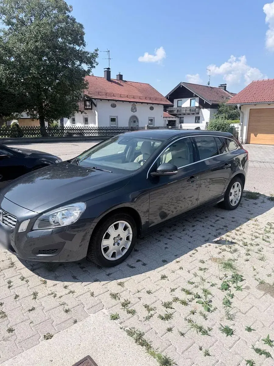Gebraucht Volvo V60 179 PS (131 kW) 2011 Beige Kombi