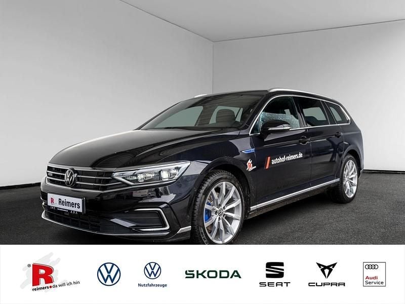 Schwarz Gebraucht 2023 VW Passat GTE Kombi | 32.490 € (Teuer) - Bild 1/4