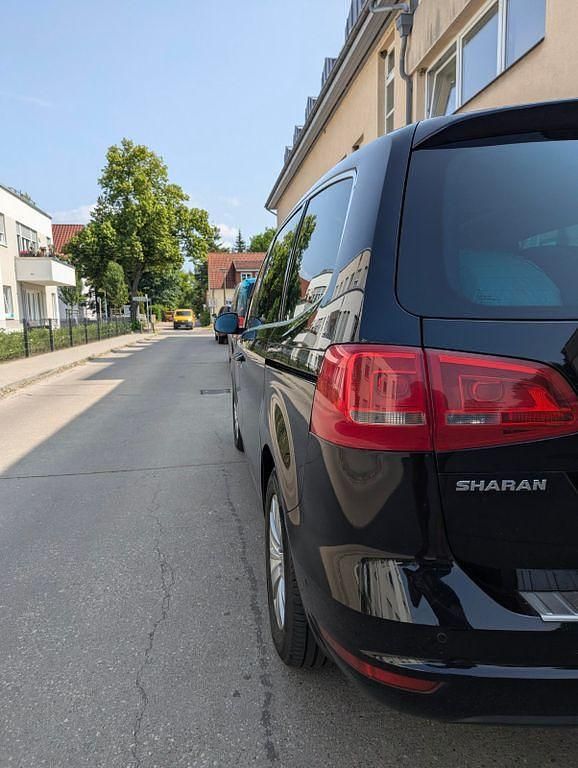Gebraucht VW Sharan Highline 140 PS (102 kW) 2011 Schwarz Van / Kleinbus