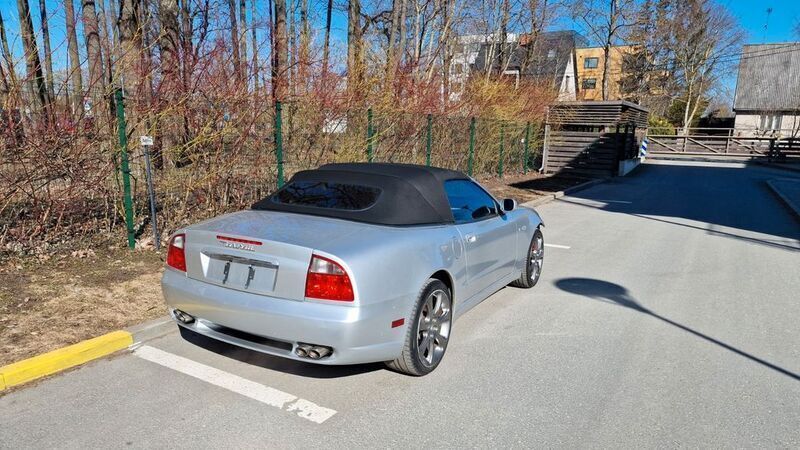 Silber Gebraucht 2003 Maserati Spyder Cabrio | 16.900 € - Bild 1/4