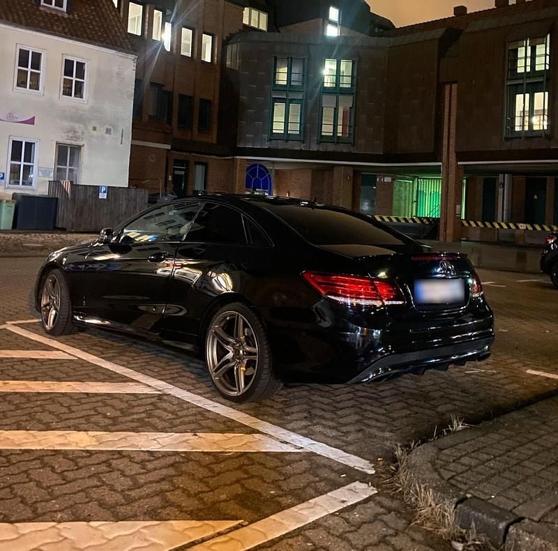 Gebraucht Mercedes E350 258 PS (189 kW) 2015 Schwarz Coupé