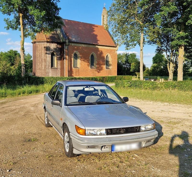 Silber Gebraucht 1990 Mitsubishi Lancer Limousine | 2.750 € - Bild 1/4
