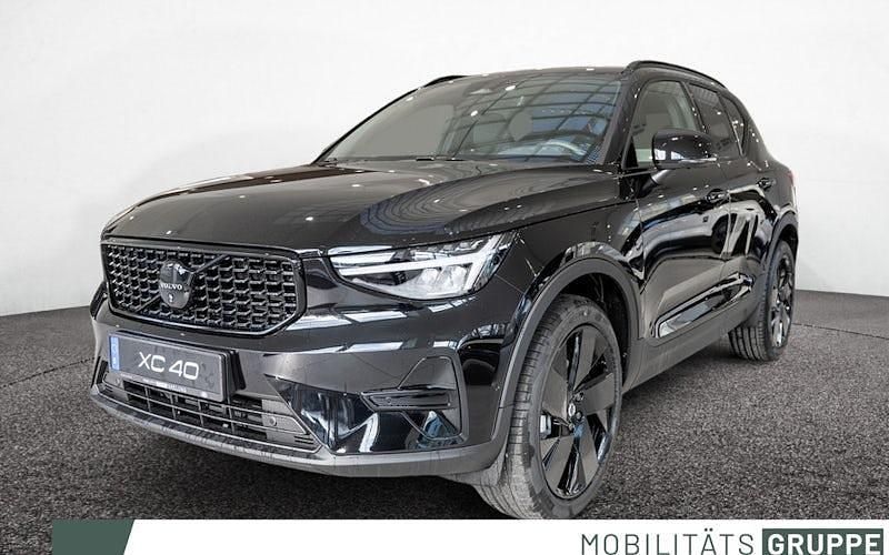 Neu Volvo XC40 Plus 163 PS (119 kW) 2026 Schwarz SUV