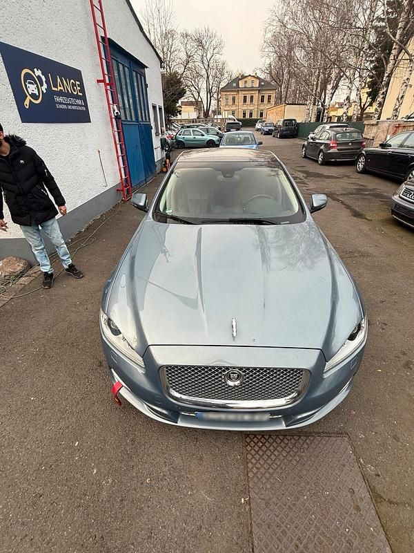 Gebraucht Jaguar XJ 275 PS (202 kW) 2013 Grau Limousine