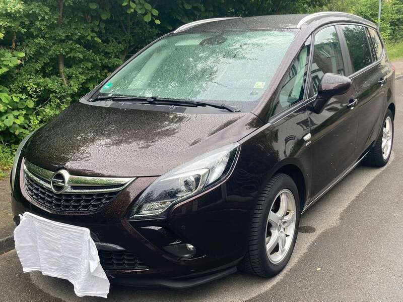 Braun Gebraucht 2014 Opel Zafira Tourer Van / Kleinbus | 4.000 € (Superpreis) - Bild 1/2