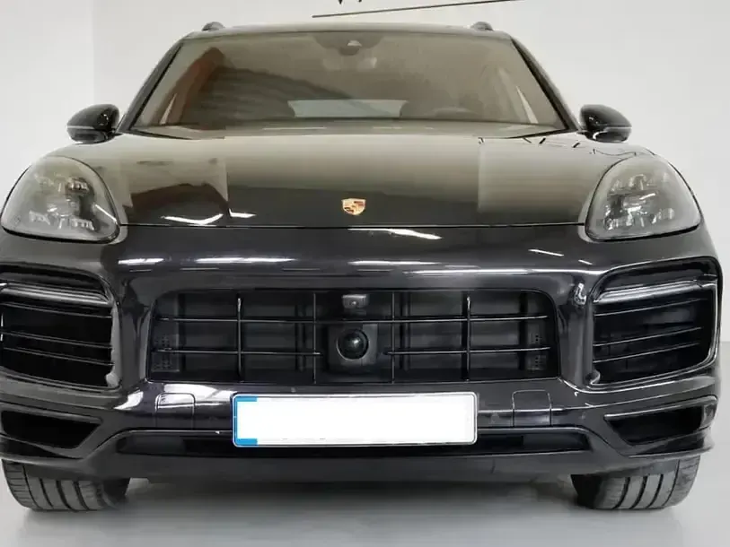 Gebraucht Porsche Cayenne E-Hybrid 462 PS (339 kW) 2022 Schwarz SUV