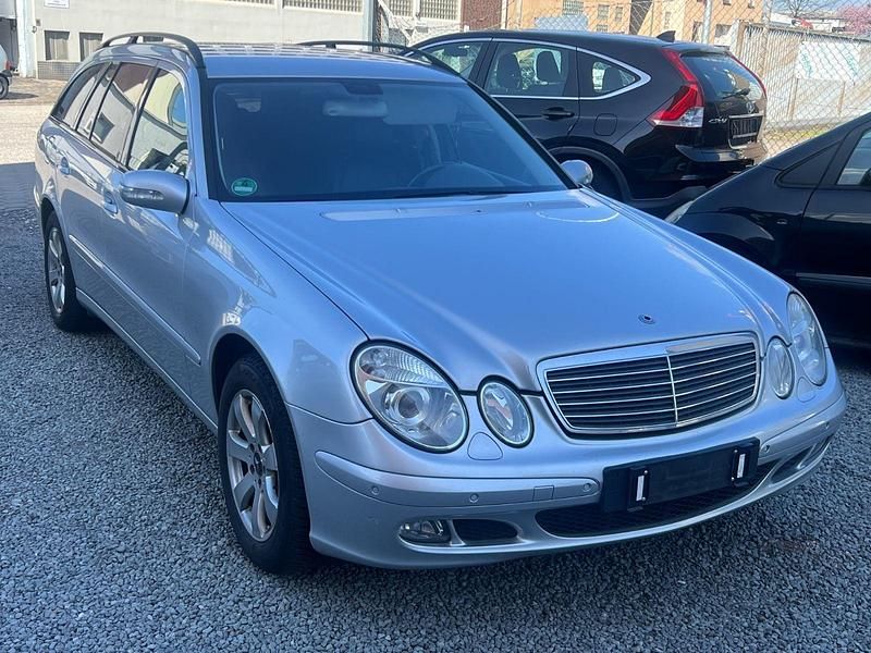 Gebraucht Mercedes E200 163 PS (119 kW) 2006 Silber Kombi