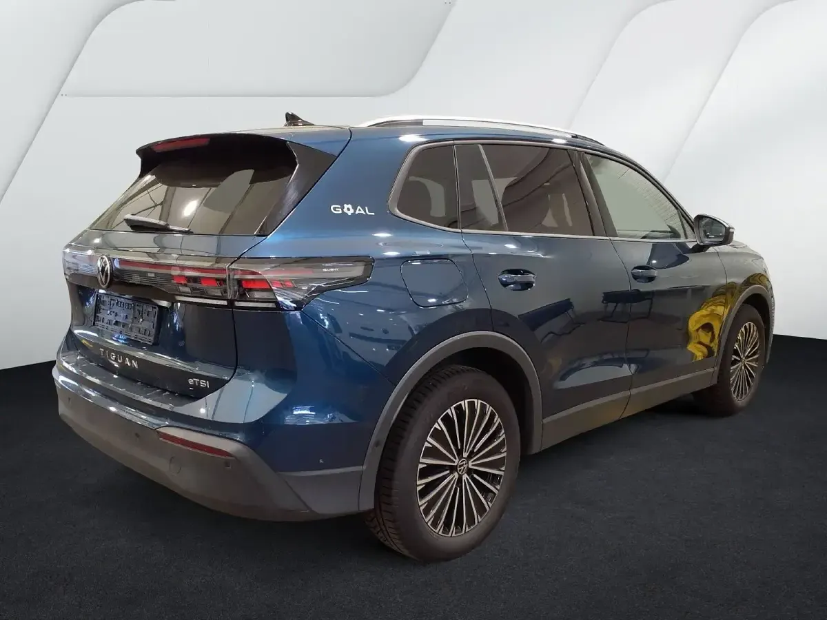 Gebraucht VW Tiguan Goal 131 PS (96 kW) 2025 Nightshade blue metallic SUV