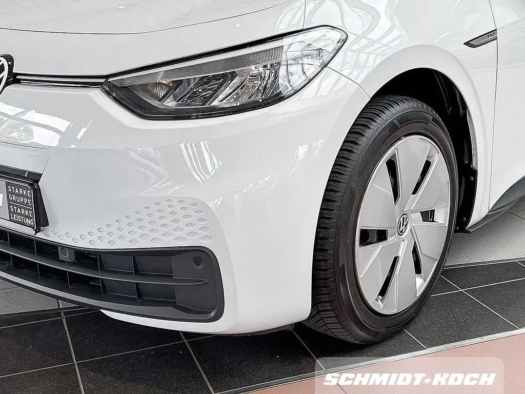 Gebraucht VW ID.3 Pro Performance 150 kW (204 PS) 2023 Gletscherweiss (weiß) Kleinwagen