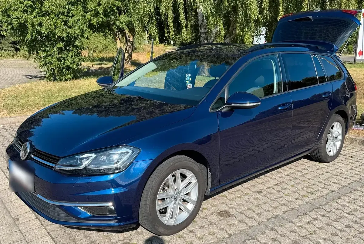Gebraucht VW Golf VII 116 PS (85 kW) 2018 Blau Kombi