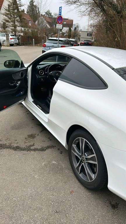 Gebraucht Mercedes C200 AMG 184 PS (135 kW) 2016 Weiß Coupé