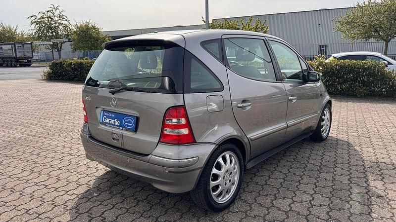 Gebraucht Mercedes A190 Elegance 125 PS (91 kW) 2003 Grau Van / Kleinbus