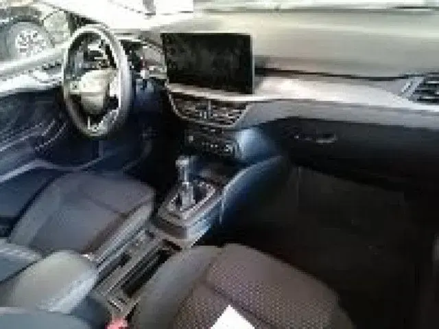 Gebraucht Ford Focus Titanium 125 PS (91 kW) 2024 Schwarz Kombi
