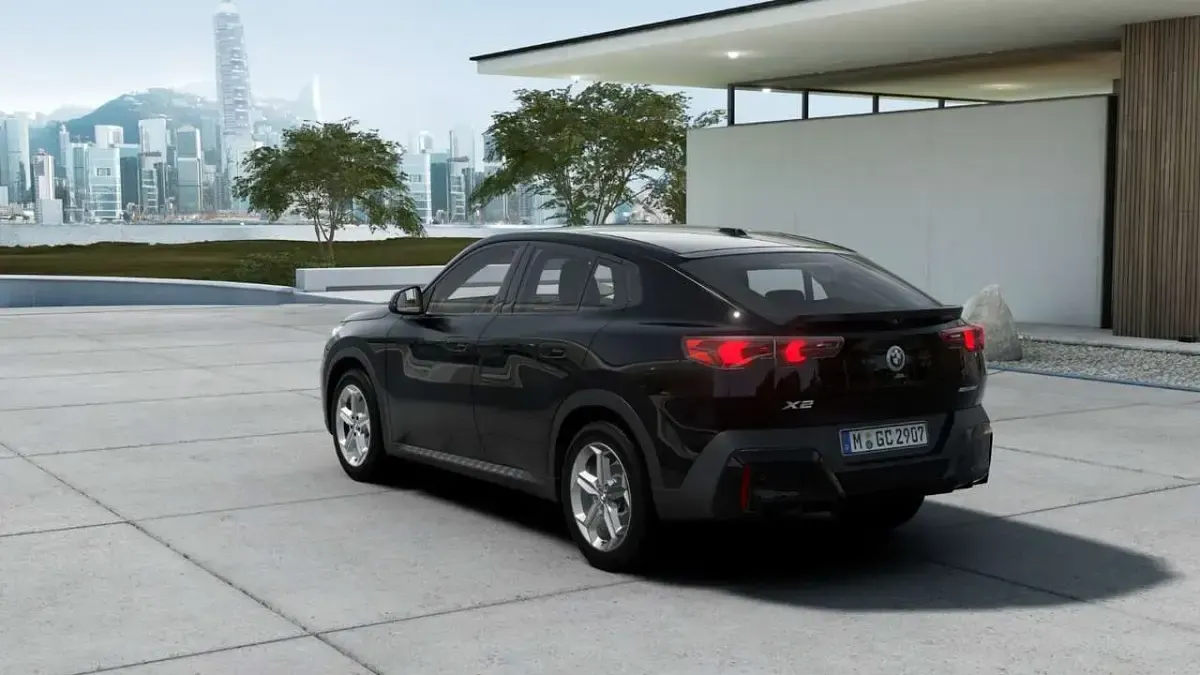 Neu BMW X2 150 PS (110 kW) 2026 Schwarz uni SUV