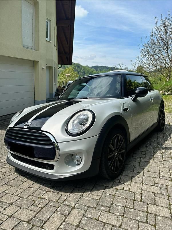 Silber Gebraucht 2016 Mini Cooper Kleinwagen | 10.400 € (Guter Preis) - Bild 1/4