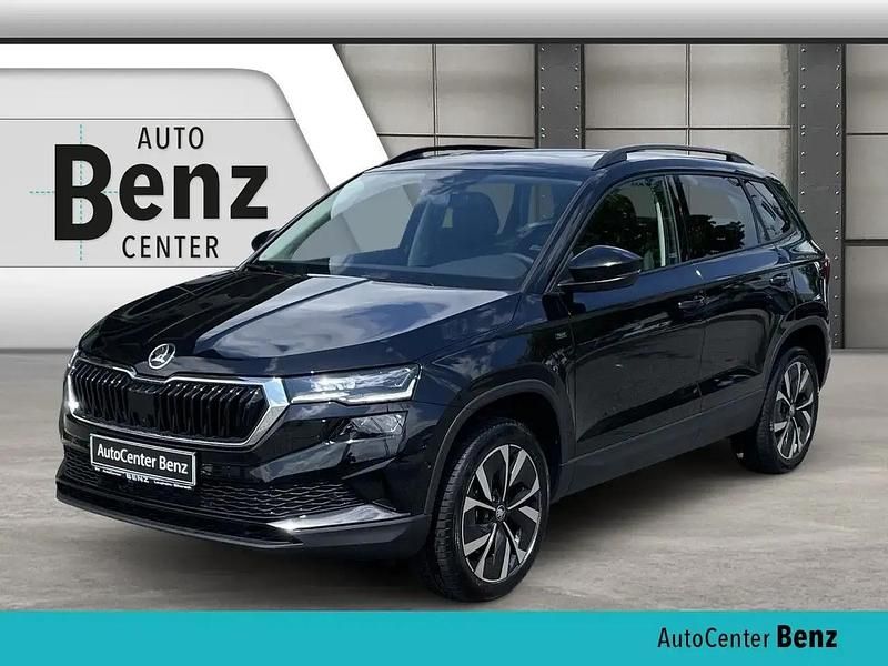 Schwarz Neu 2025 Skoda Karoq Tour SUV | 39.690 € (Teuer) - Bild 1/4