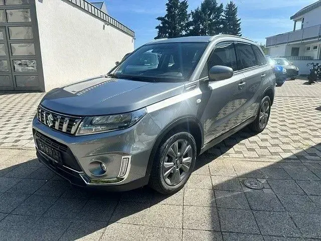 Gebraucht Suzuki Vitara Comfort 102 PS (75 kW) 2022 Grau SUV