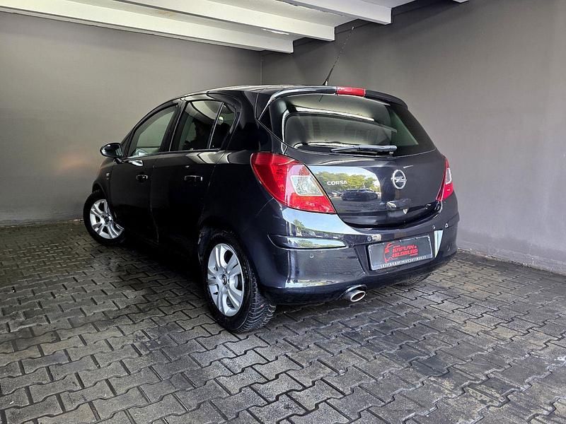 Gebraucht Opel Corsa Satellite 87 PS (63 kW) 2011 Schwarz Kleinwagen