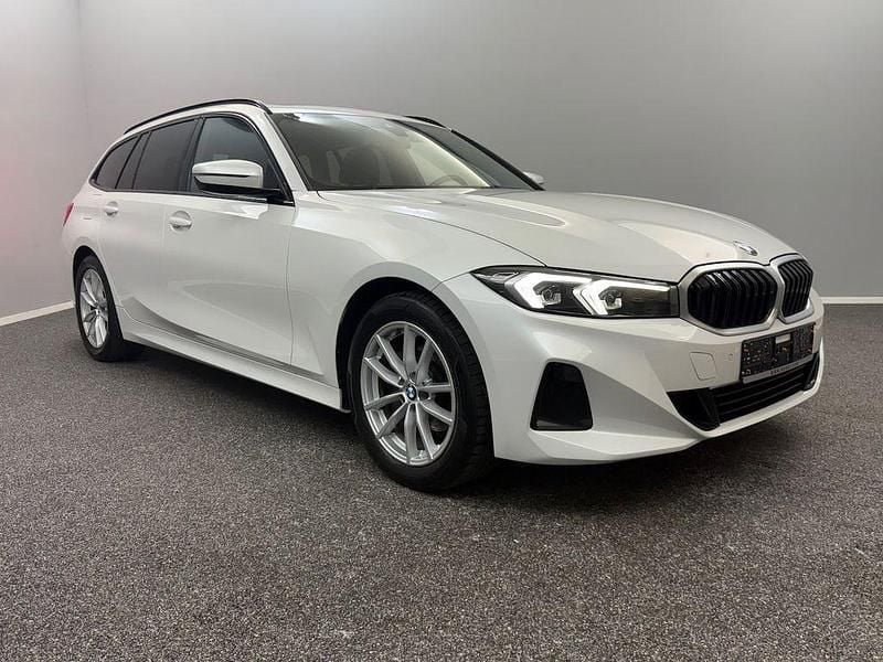 Gebraucht BMW 318 Sport Line 150 PS (110 kW) 2023 Weiß Limousine