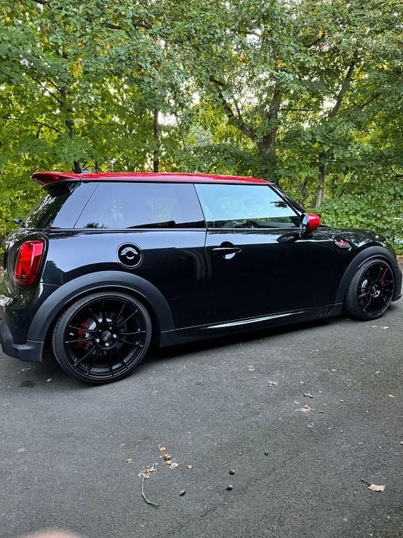 Schwarz Gebraucht 2023 Mini John Cooper Works Kleinwagen | 33.800 € (Fairer Preis) - Bild 1/4
