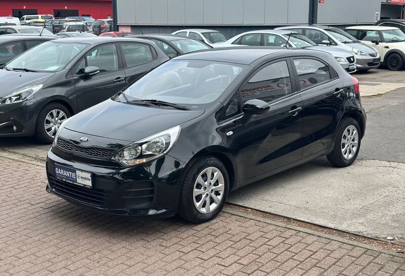 Schwarz Gebraucht 2016 Kia Rio 2 Limousine | 8.490 € (Etwas zu teuer) - Bild 1/4