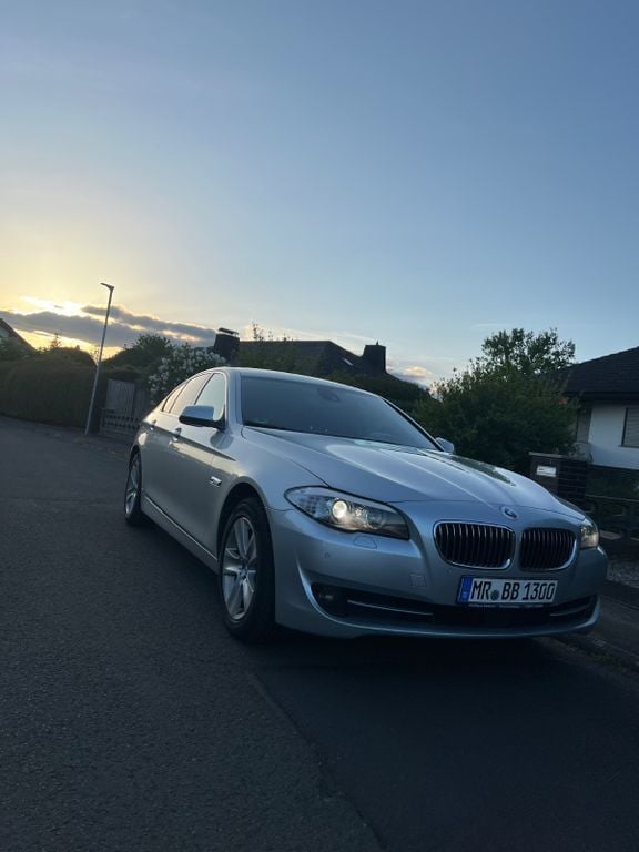 Silber Gebraucht 2010 BMW 528 Limousine | 9.700 € (Guter Preis) - Bild 1/4