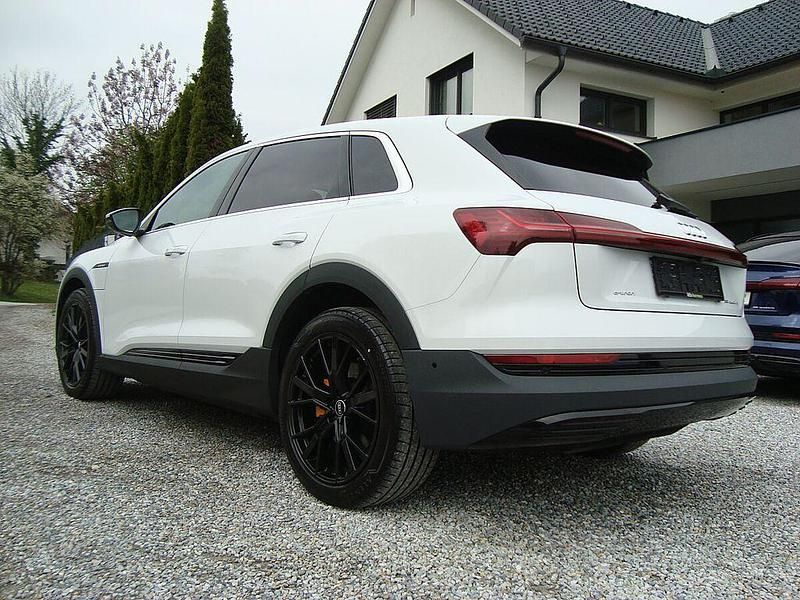 Gebraucht Audi e-tron S-Line 300 kW (408 PS) 2022 Weiß SUV