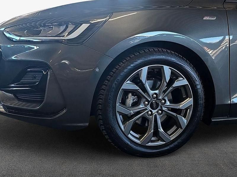 Gebraucht Ford Focus ST-Line 125 PS (91 kW) 2023 Magnetic grau metallic Kombi