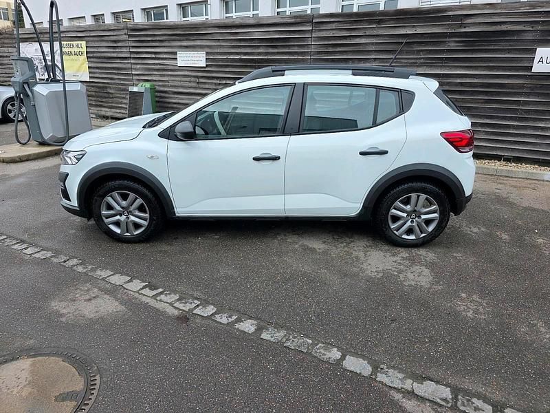 Gebraucht Dacia Sandero Stepway 91 PS (66 kW) 2022 Weiß Limousine