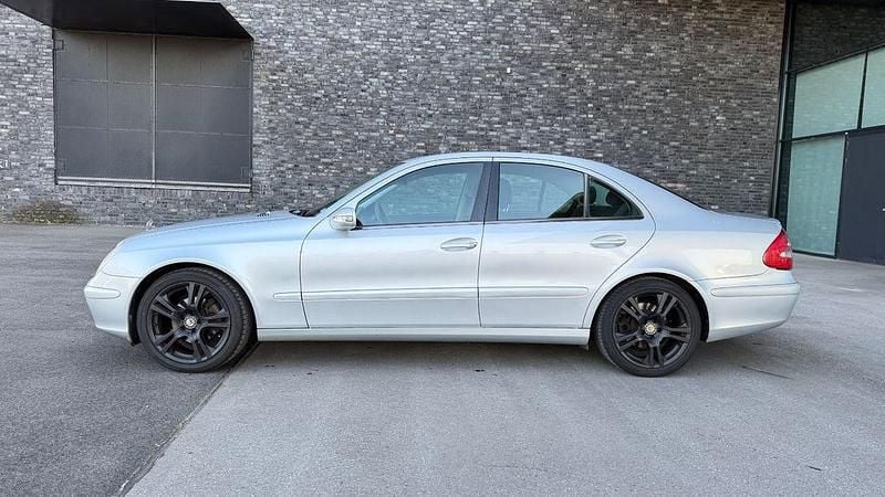 Gebraucht Mercedes E200 Elegance 122 PS (89 kW) 2005 Silber Limousine