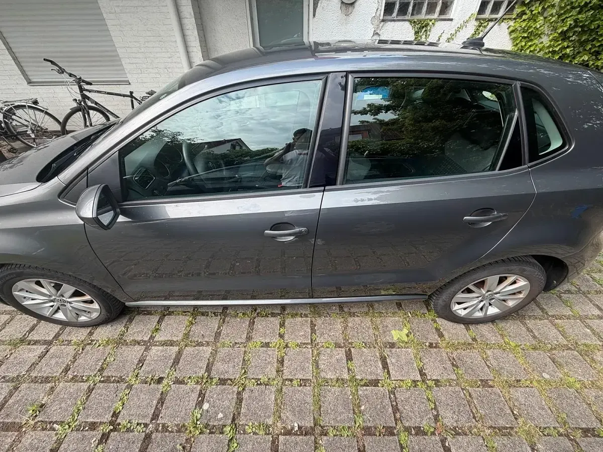 Gebraucht VW Polo 90 PS (66 kW) 2014 Grau Kleinwagen