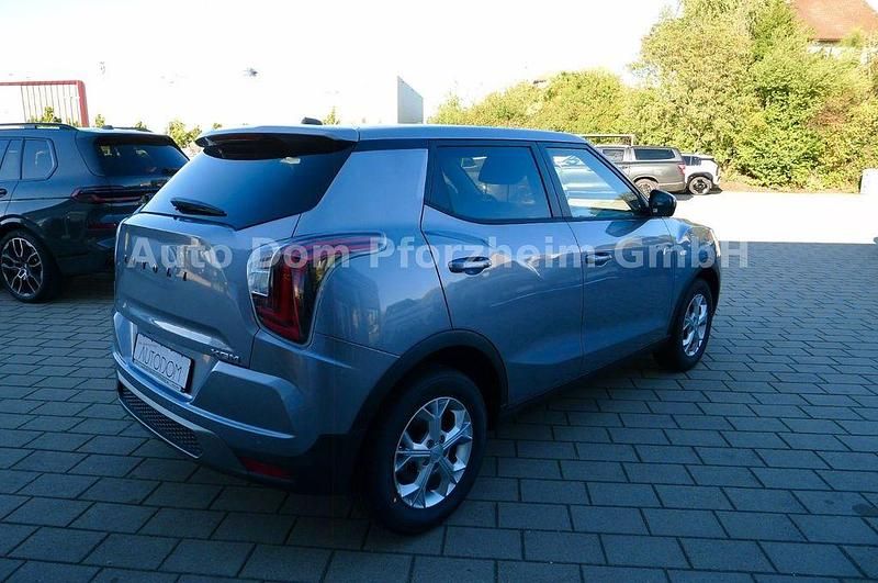 Neu SsangYong Tivoli 163 PS (119 kW) 2025 Iron metal met. SUV