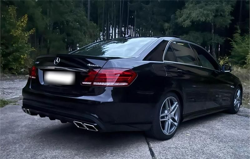 Gebraucht Mercedes E500 Avantgarde 408 PS (300 kW) 2014 Schwarz Limousine