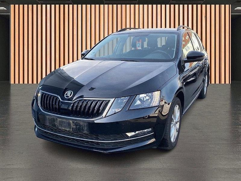 Schwarz schwarzmagic perleffekt Gebraucht 2019 Skoda Octavia Style Kombi | 20.890 € (Teuer) - Bild 1/4