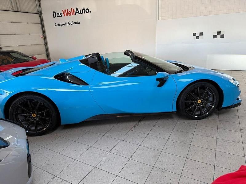 Gebraucht Ferrari SF90 780 PS (573 kW) 2024 Blau Cabrio