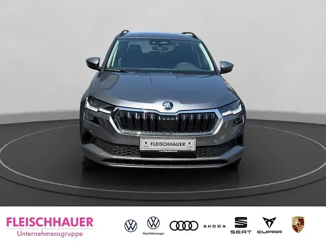 Neu Skoda Karoq 150 PS (110 kW) 2026 Grau SUV