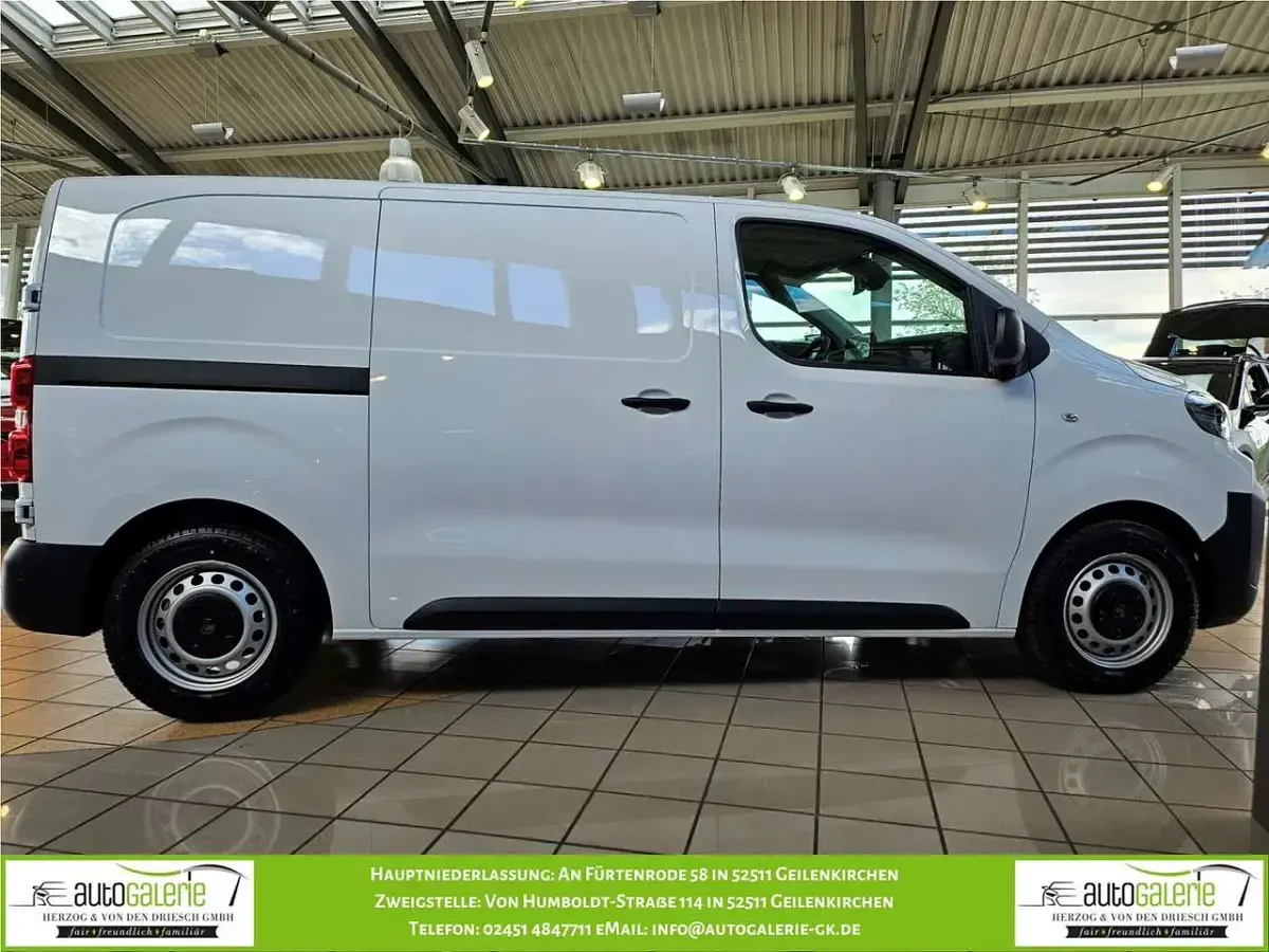 Neu Citroën Jumpy 144 PS (105 kW) 2025 Kaolinweiß Van / Kleinbus