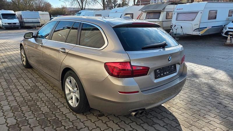 Gebraucht BMW 520 190 PS (139 kW) 2015 Silber Kombi