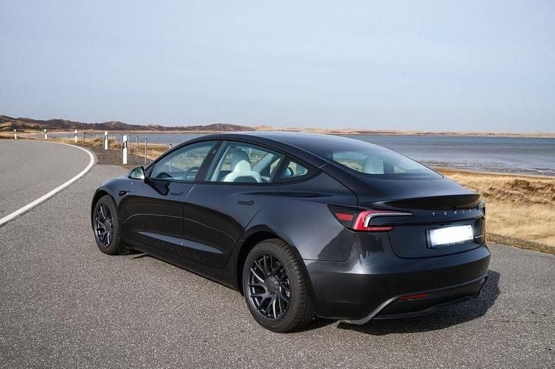 Gebraucht Tesla Model 3 366 kW (498 PS) 2024 Grau Limousine
