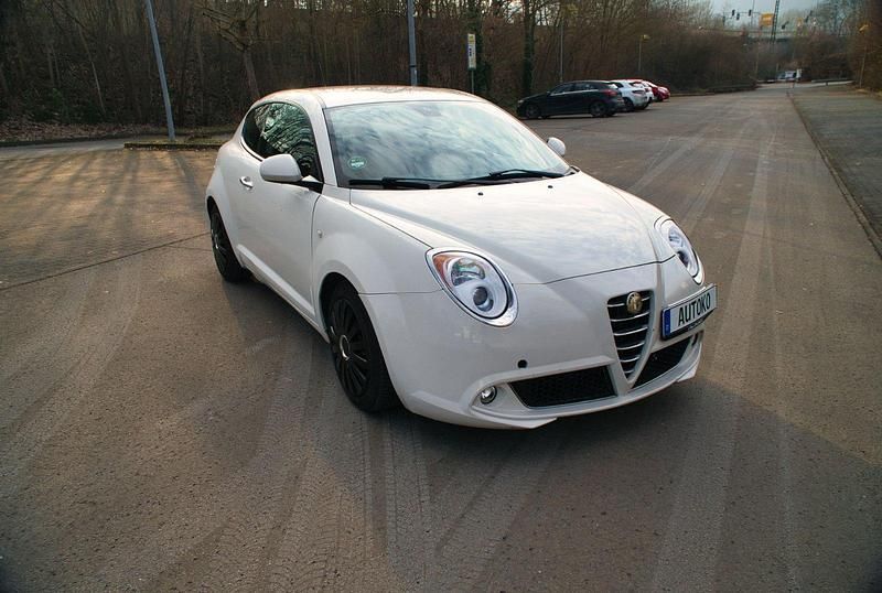 Weiß Gebraucht 2009 Alfa Romeo MiTo Kleinwagen | 3.900 € (Teuer) - Bild 1/4