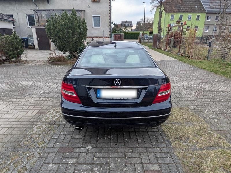 Gebraucht Mercedes C220 170 PS (125 kW) 2012 Blau Coupé