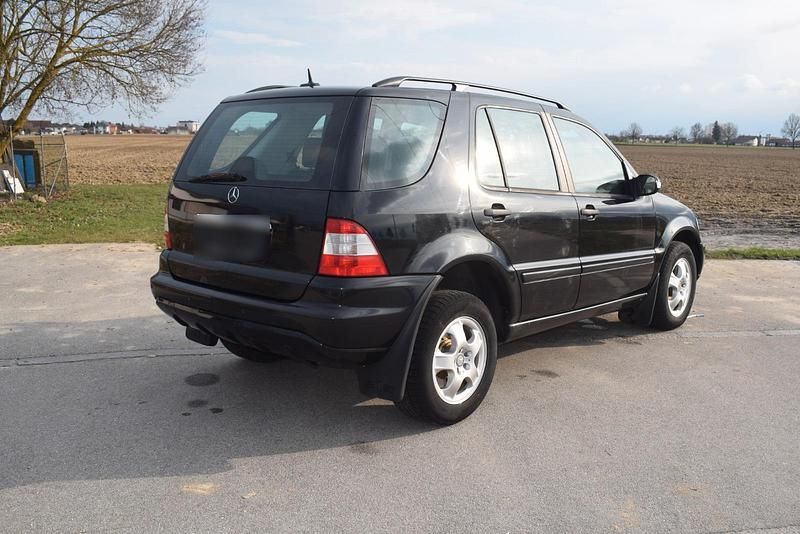 Gebraucht Mercedes ML270 150 PS (110 kW) 2005 Schwarz SUV