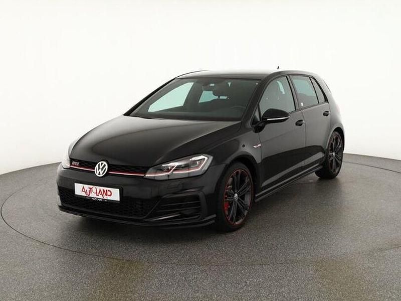 Deep black perleffekt (metallic) Gebraucht 2020 VW Golf GTI Limousine | 24.990 € (Fairer Preis) - Bild 1/4