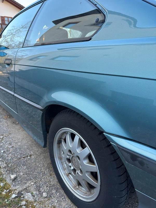 Gebraucht BMW 316 102 PS (75 kW) 1994 Grün Coupé