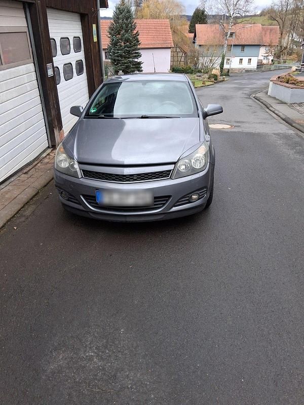 Grau Gebraucht 2005 Opel Astra GTC Coupé | 1.500 € (Guter Preis) - Bild 1/4