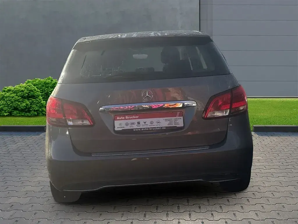 Gebraucht Mercedes B180 122 PS (89 kW) 2017 Grau Kleinwagen