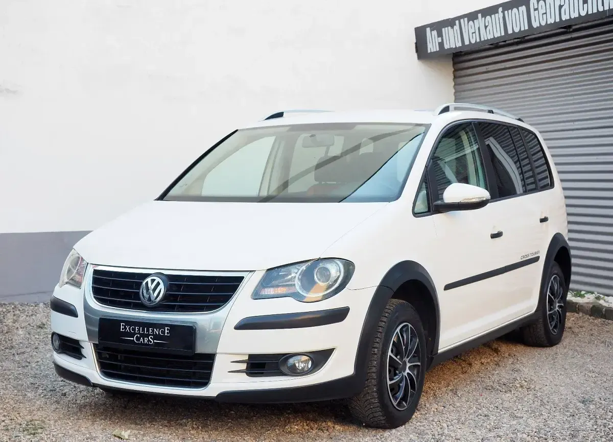 Gebraucht VW Touran Cross 140 PS (102 kW) 2010 Weiß Van / Kleinbus