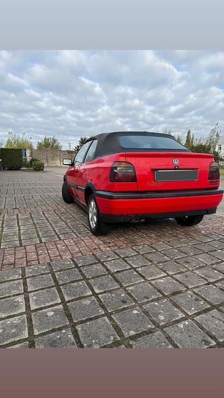 Gebraucht VW Golf 115 PS (84 kW) 1994 Rot Cabrio
