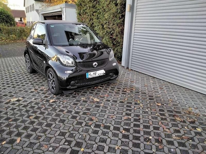 Schwarz Gebraucht 2015 Smart ForTwo Coupé Coupé | 7.290 € (Teuer) - Bild 1/4